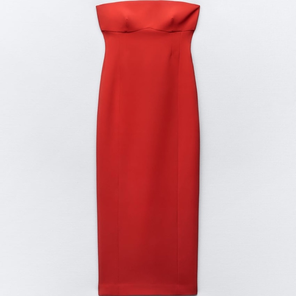 Fitted strapless dress